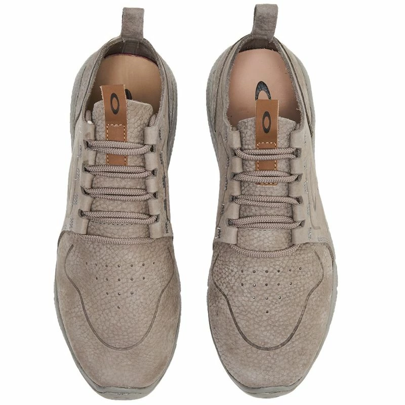 Oakley Men's Carbon Sneaker Shoes 5 Oakley Men's Carbon Sneaker Shoes - Image 3